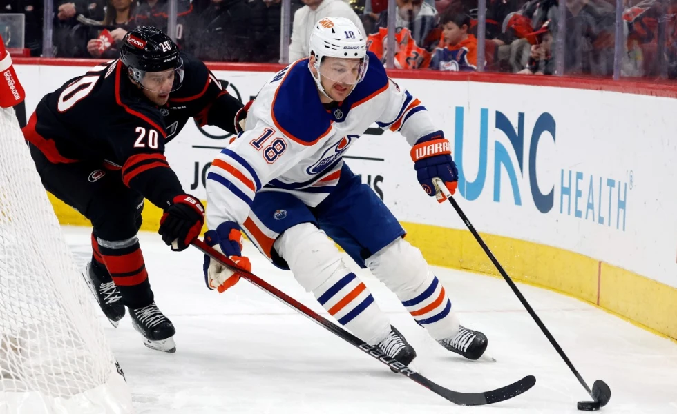 Oilers’ Zach Hyman to rejoin team in early November, says coach