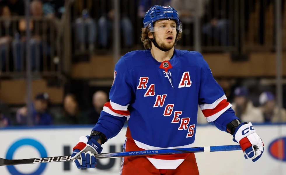 Latest buzz surrounding Artemi Panarin, Alex Pietrangelo