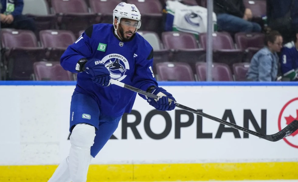 Evander Kane scores empty-netter in winning pre-season debut with Canucks