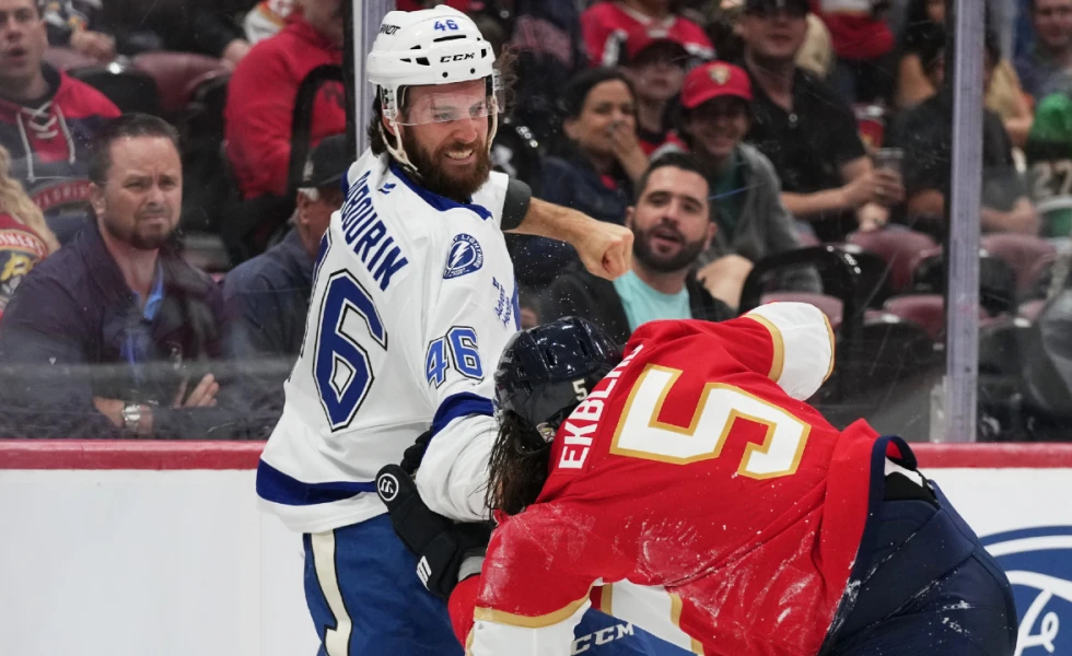 Panthers, Lightning combine for more than 300 PIMs in heated game