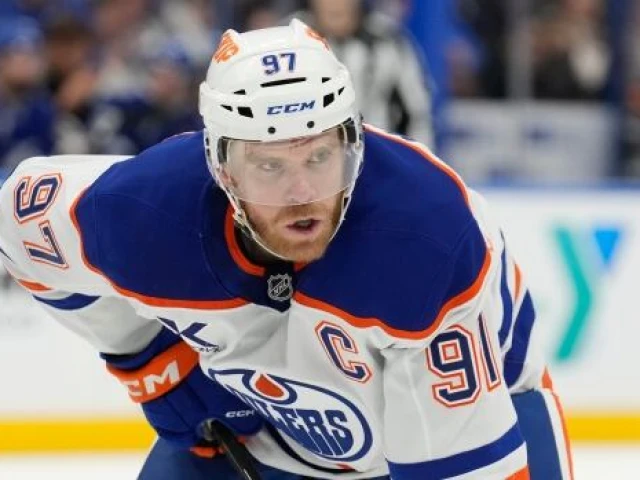 Superstar centre Connor McDavid signs extension with Edmonton Oilers
