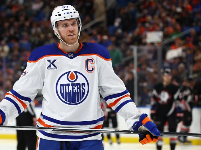 Connor McDavid signs two-year, $25 million contract extension with Oilers