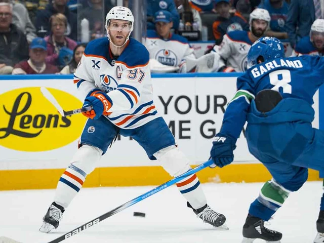 Oilers’ Stan Bowman details ‘unique’ Connor McDavid negotiation