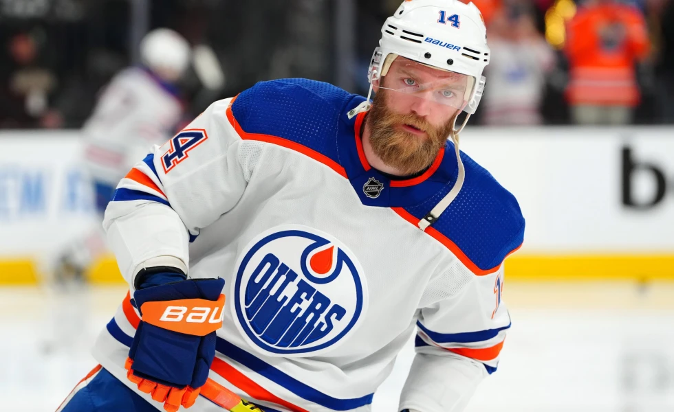 Oilers sign Mattias Ekholm to three-year extension