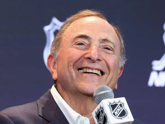 Gary Bettman commends Connor McDavid for his approach to contract negotiations
