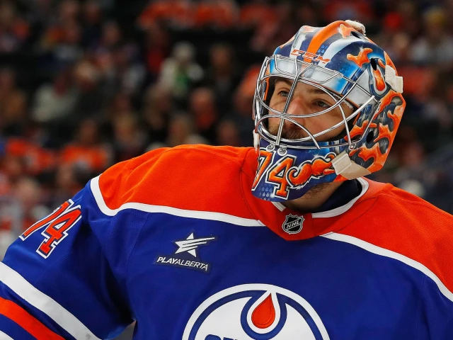 Skinner explains what happened on bizarre goal in Edmonton Oilers home opener