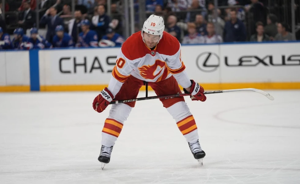 Flames’ Jonathan Huberdeau resumes skating, could travel with team