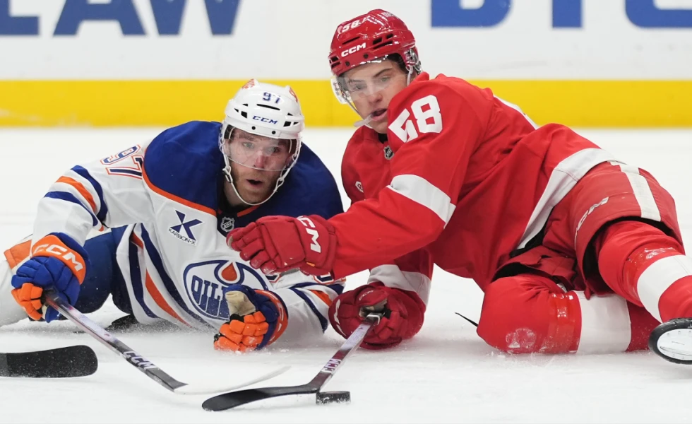 Oilers lose third straight to surging Red Wings