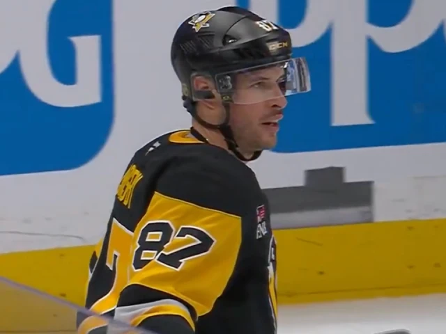 Crosby becomes Penguins’ all-time points leader with goal vs. Canucks