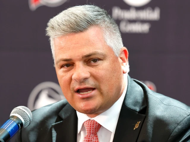 Devils’ Keefe gets first win against Maple Leafs