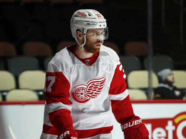 JT Compher’s nifty move opens scoring for Red Wings vs. Sabres