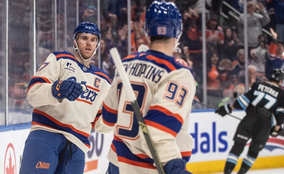 McDavid scores twice to help Oilers cool off hot Mammoth