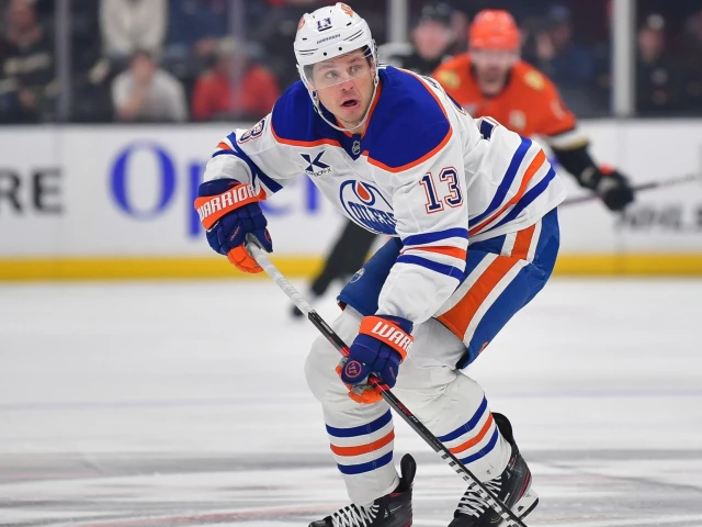 Edmonton Oilers looking at trading one of these two forwards: report