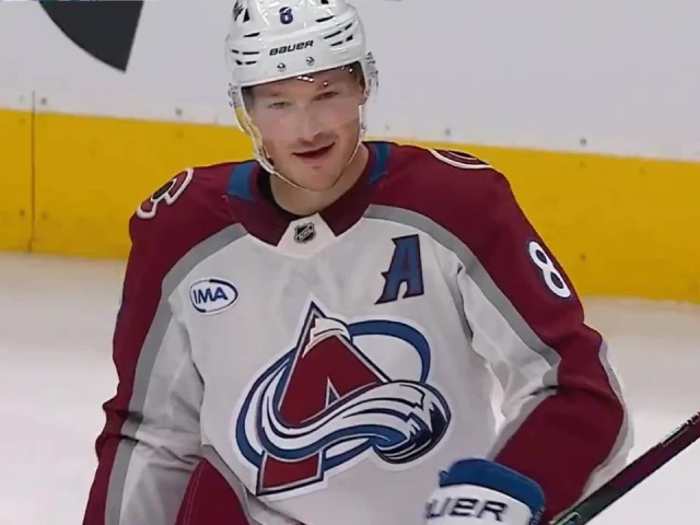 Avalanche’s Makar buries two identical goals just over a minute apart
