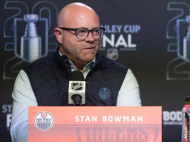 'We're just not clicking,' Oilers GM Stan Bowman says of Edmonton's scuffling start