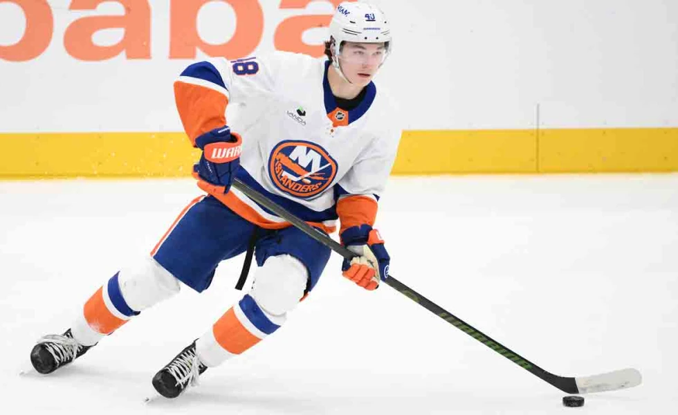 Islanders’ Schaefer becomes youngest player to score OT goal in regular season
