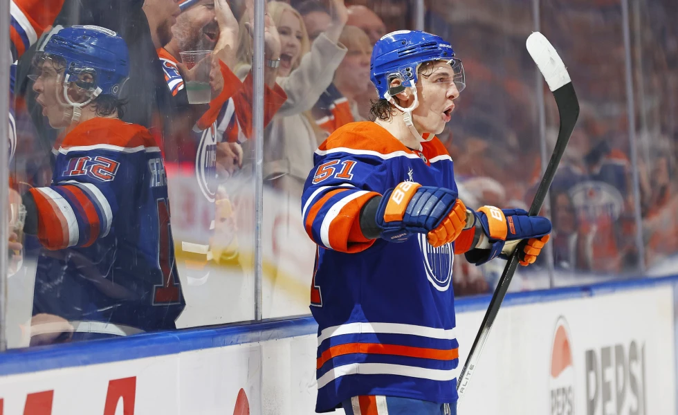 Maple Leafs claim Troy Stecher off waivers from Oilers