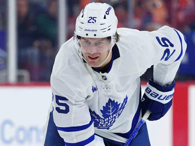 Maple Leafs place Brandon Carlo on injured reserve, recall Jacob Quillan