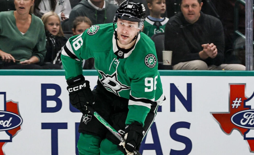 Rantanen ejected for boarding Romanov in chaotic end to Isles win