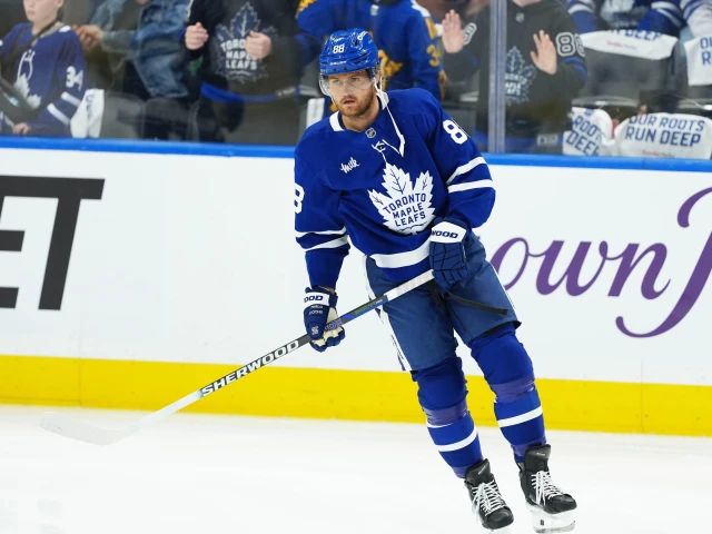 Do the Leafs or Oilers have a higher chance of missing the playoffs?