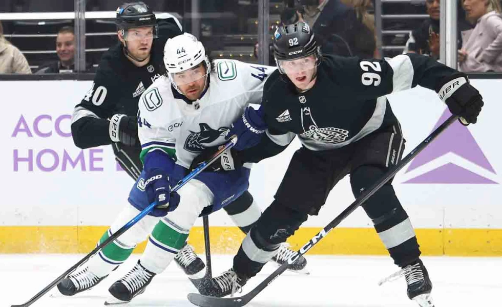Kempe scores in overtime as Kings down Canucks