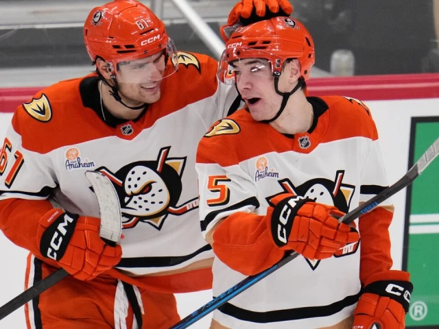 Gotta See It: Four teams force OT in final seconds