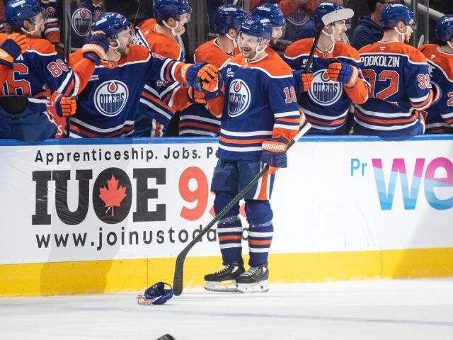 Oilers’ Hyman records sixth career hat trick vs. Red Wings
