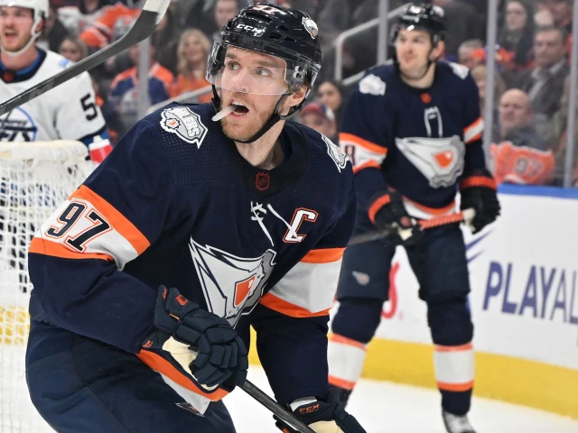 NHL set to roll-out 'NBA-ish' league-wide jersey theme next season: report