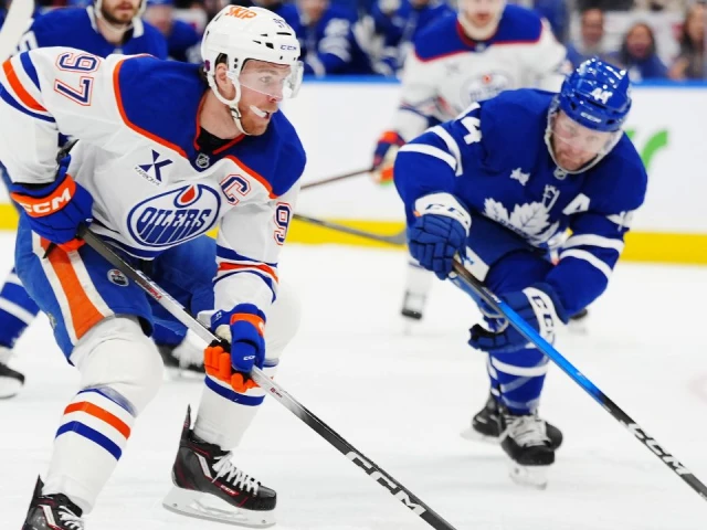 McDavid powers Oilers over Maple Leafs in Jarry’s Edmonton debut