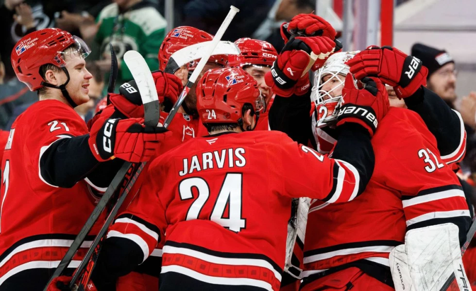 Hurricanes beat Flyers in shootout for fourth straight win