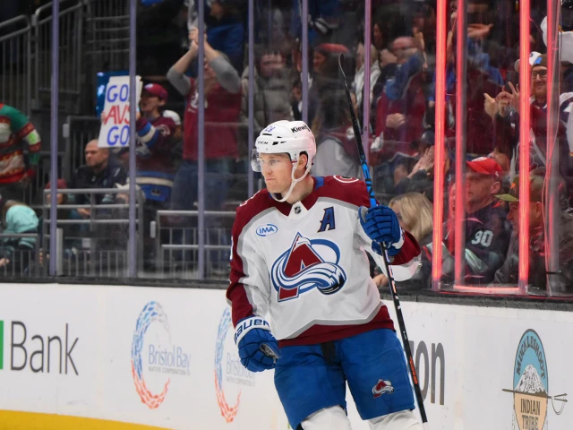 Avalanche star Nathan MacKinnon’s monster 3rd period vs. Kraken overtakes Connor McDavid