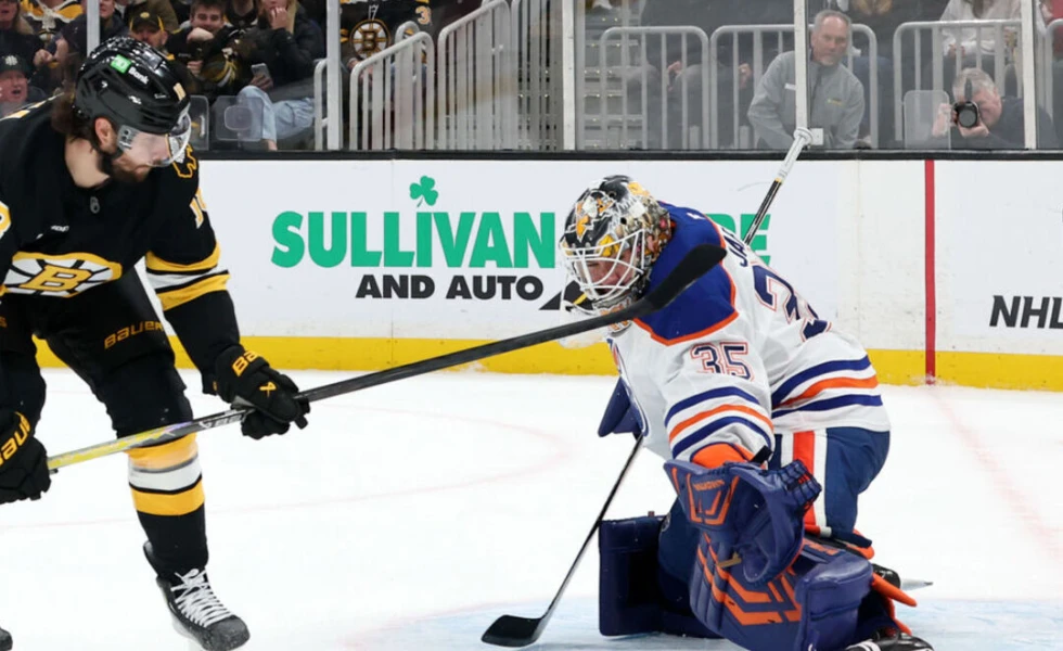 Oilers' Jarry exits vs. Bruins with apparent injury
