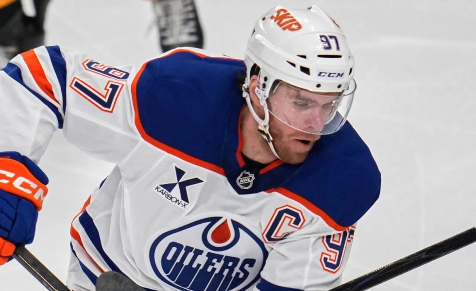 Surging Connor McDavid on Gretzky-like pace with Oilers
