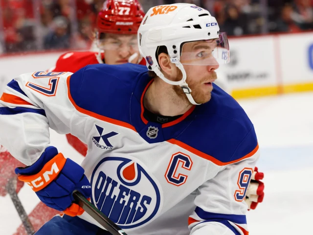 Connor McDavid is back in the scoring race