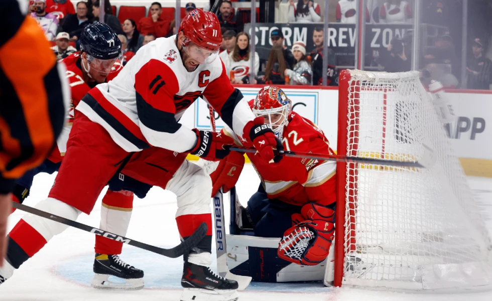 NHL Roundup: Panthers rally with five-goal third period to beat Hurricanes