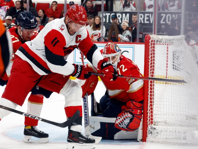 NHL Roundup: Panthers rally with five-goal third period to beat Hurricanes