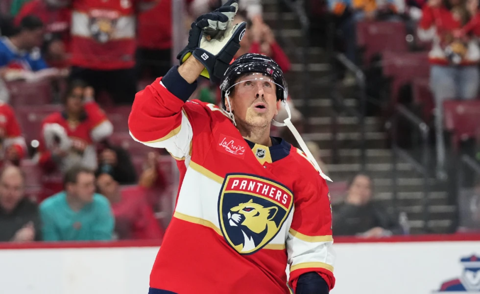 Panthers pay tribute to Brad Marchand’s 1,000th point with pre-game ceremony