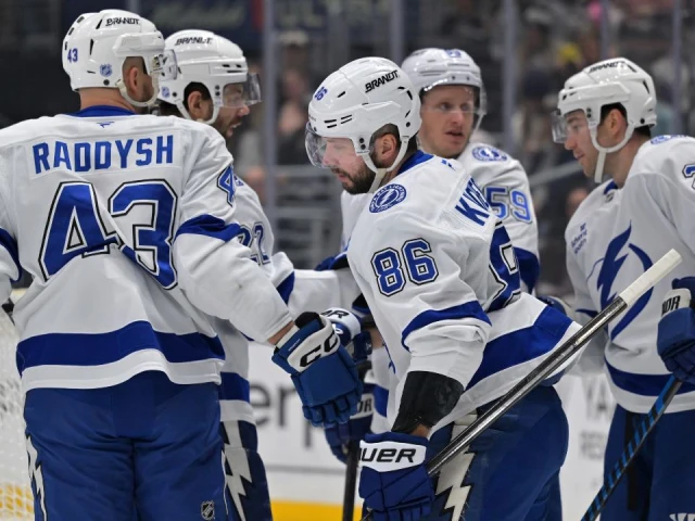 Lightning complete third-period comeback for sixth straight win, beating Kings