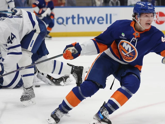 Maple Leafs fall to Islanders on Schaefer’s OT winner