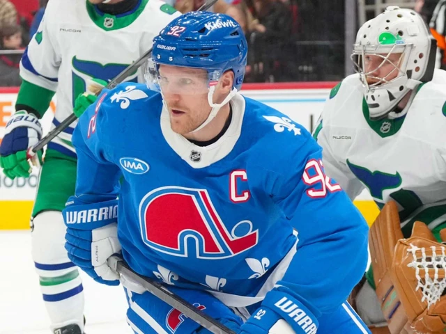 Avalanche’s Gabriel Landeskog suffers scary injury after crashing into net