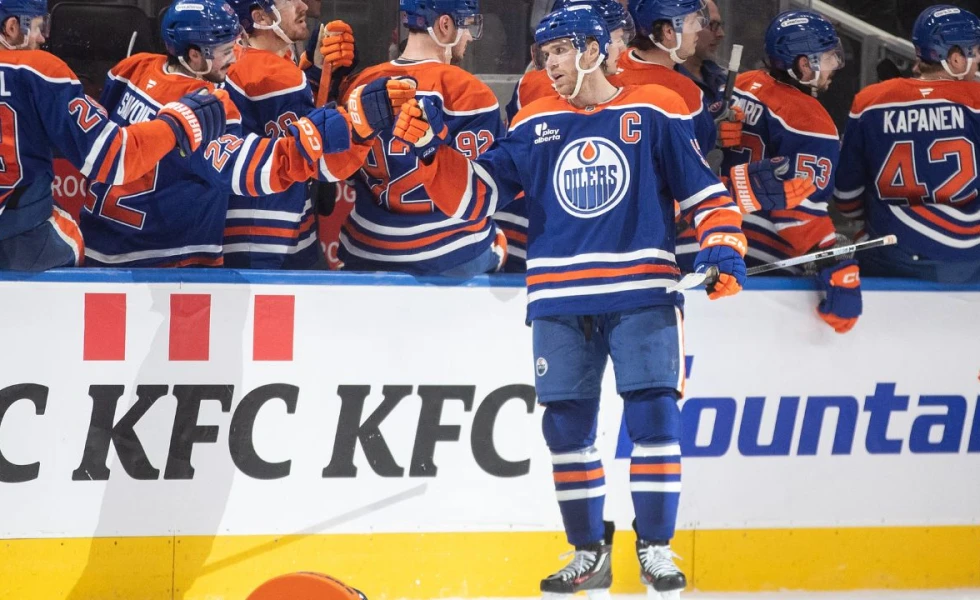 Red-hot McDavid pots hat trick as Oilers crush Predators