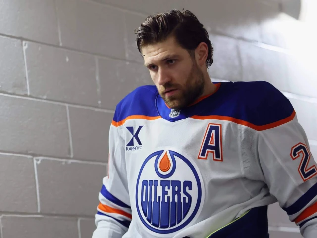 Leon Draisaitl takes leave of absence from Oilers due to family illness in Germany