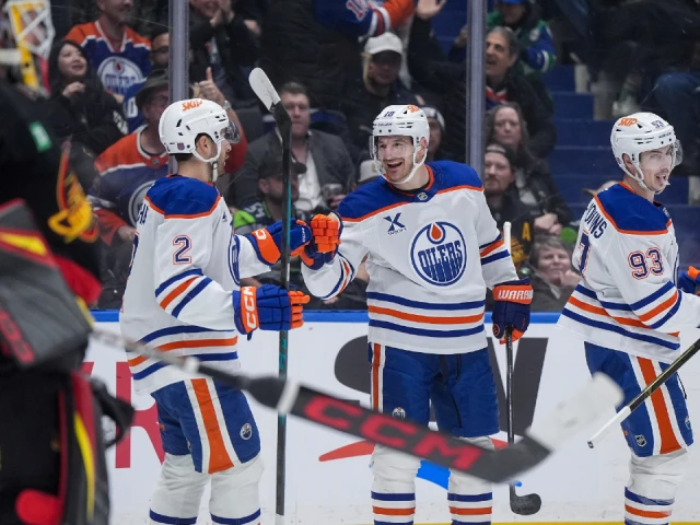 Jarry, Oilers cruise to convincing win over deflated Canucks