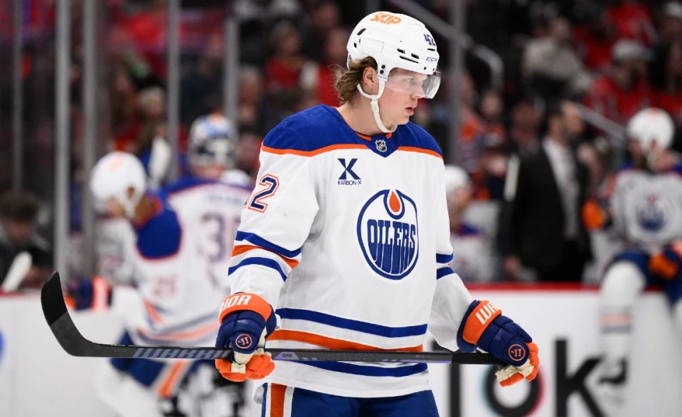 Oilers’ Kasperi Kapanen injured vs. Blues