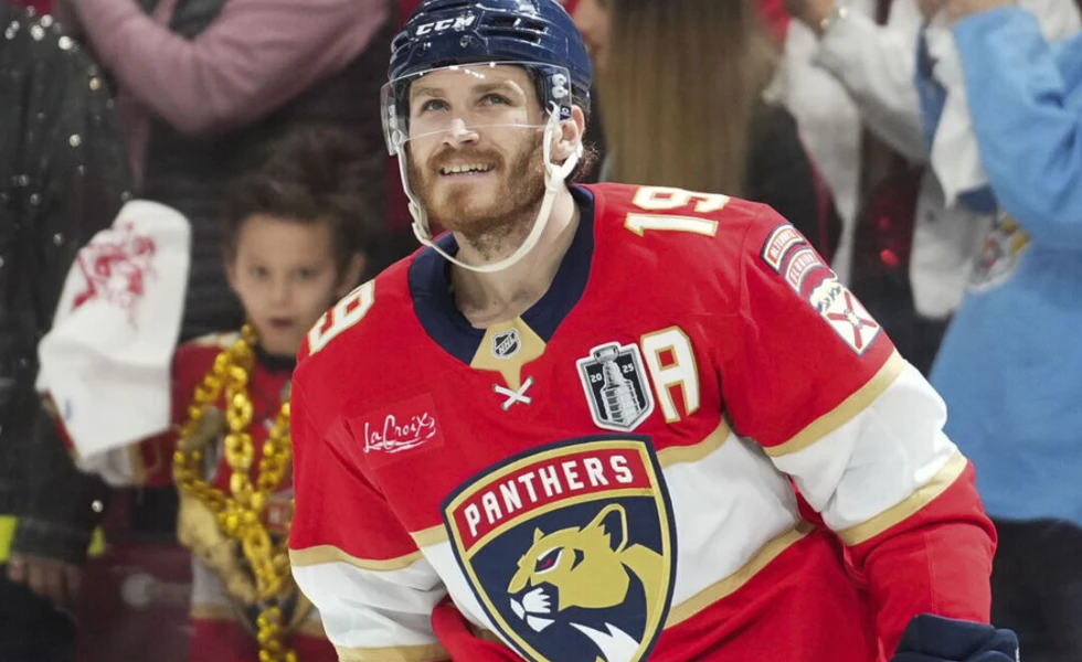 Panthers' Tkachuk making season debut vs. Sharks