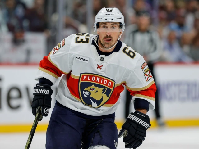 Brad Marchand trolls the Edmonton Oilers once again