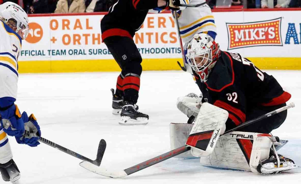 NHL Roundup: Brandon Bussi makes 17 saves as Hurricanes beat Sabres