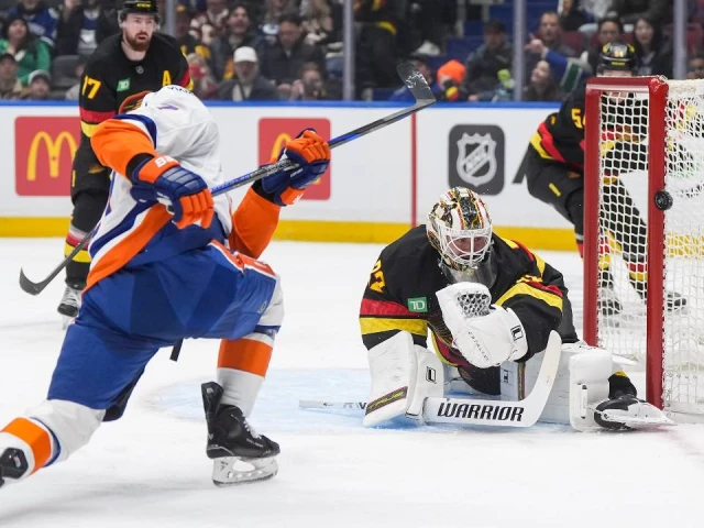 Canucks fall to Islanders, losing streak reaches 11 games