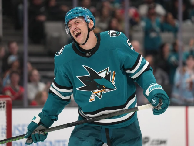 Ex-Edmonton Oilers player roughs up Matthew Tkachuk after return from injury