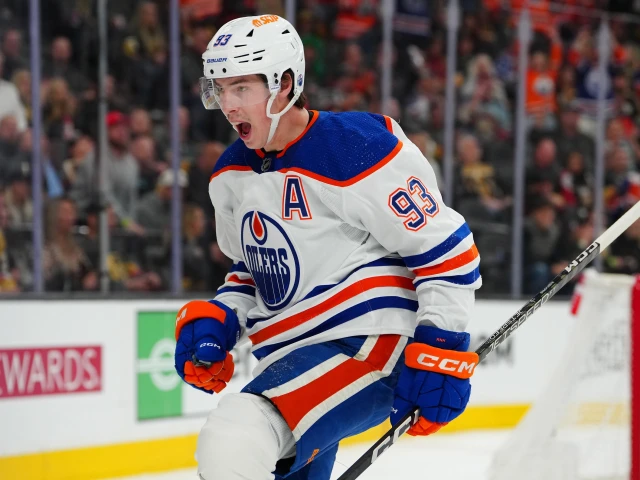 Ryan Nugent-Hopkins ties Mark Messier for third place in Oilers franchise history for games played